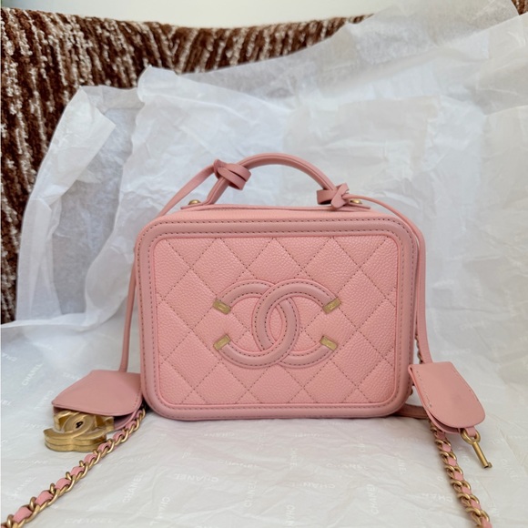 CHANEL Handbags - Chanel Pink vanity case bag with handle Handbag